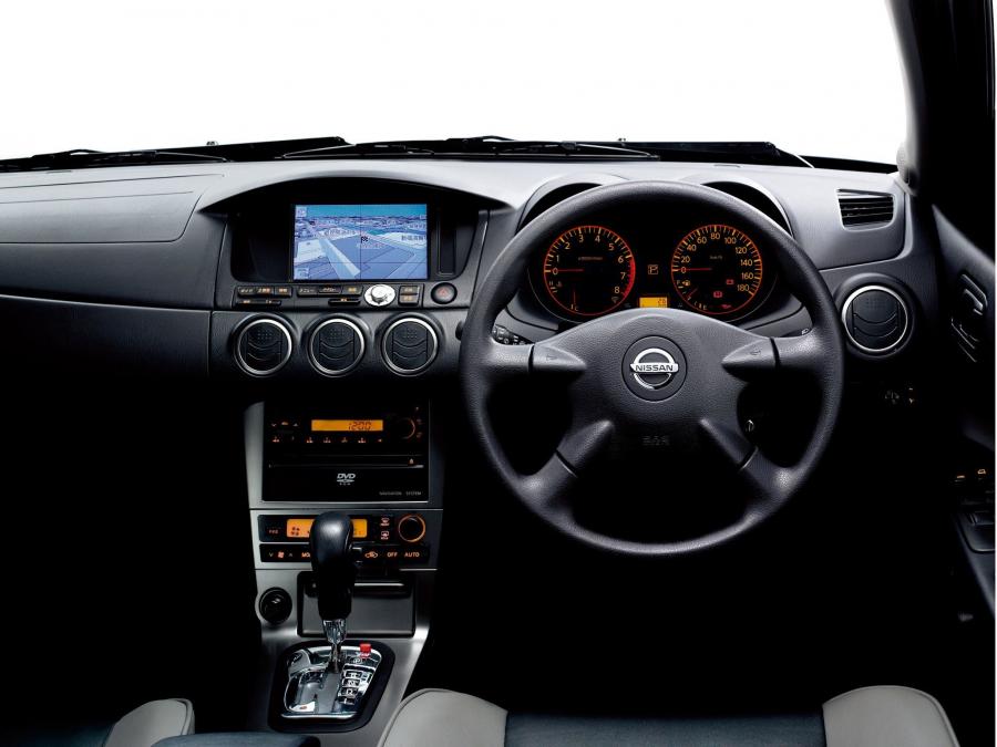  Nissan Avenir 1999 года  (фото 3 из 9)
